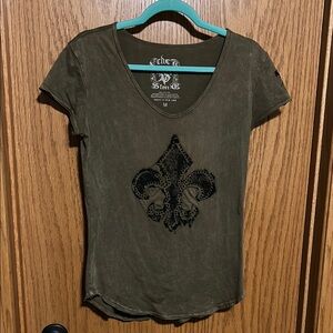 Green Fitted Graphic T-Shirt with Short Sleeves